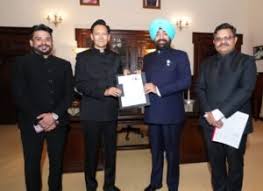 उत्तराखण्ड में एसआईआर की शुरुआत, राज्यपाल, मुख्यमंत्री ने भरे गणना फार्म उत्तराखण्ड में एसआईआर की शुरुआत, राज्यपाल, मुख्यमंत्री ने भरे गणना फार्म