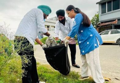 स्पर्श हिमालय विश्वविद्यालय ने स्वच्छता पखवाड़ा के तहत चलाया स्वच्छता एवं वृक्षारोपण अभियान स्पर्श हिमालय विश्वविद्यालय ने स्वच्छता पखवाड़ा के तहत चलाया स्वच्छता एवं वृक्षारोपण अभियान